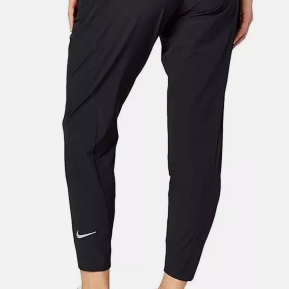 Nike Women's Black Essential 7/8 Athletic Pants